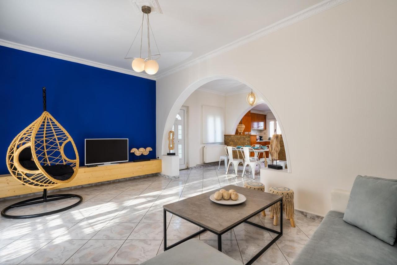 Modern 2 Bed Apartment In Downtown Of Fira Extérieur photo