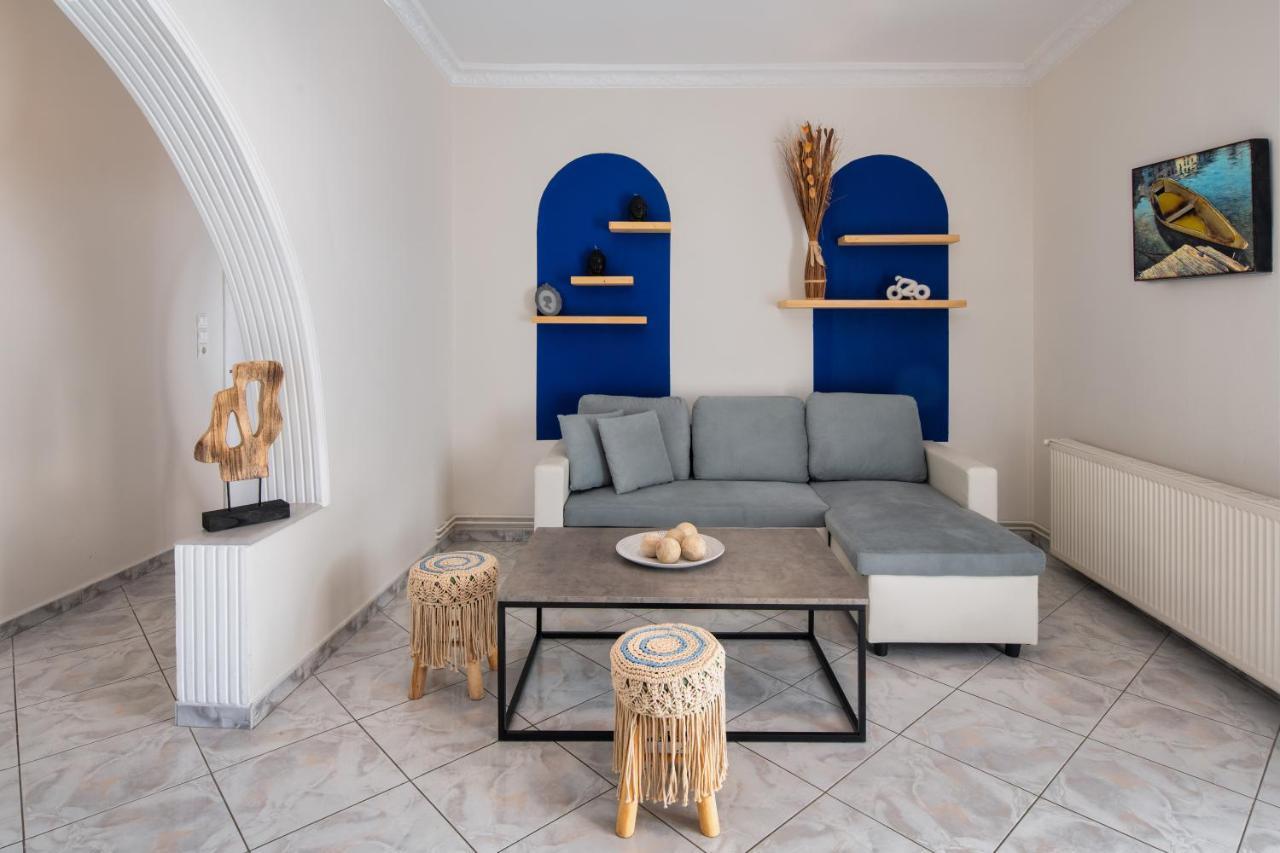 Modern 2 Bed Apartment In Downtown Of Fira Extérieur photo